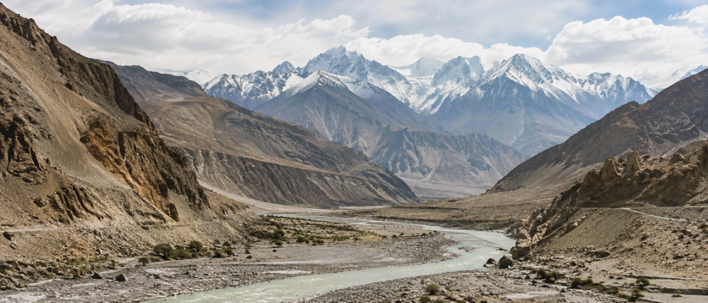 panoramica de la cordillera del himalaya